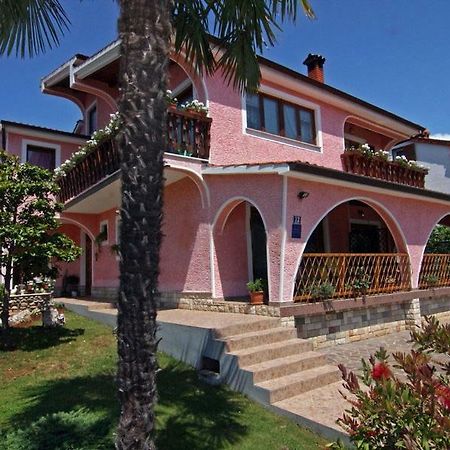 Apartments Darinka Porec Exterior photo