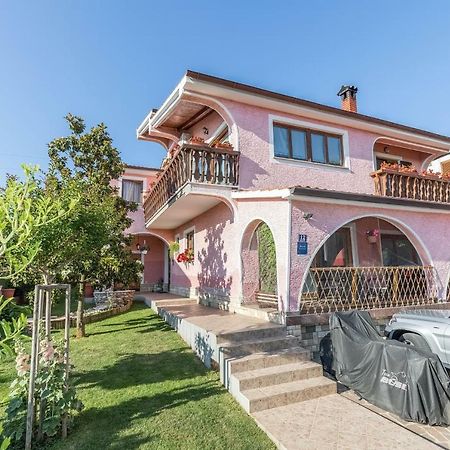 Apartments Darinka Porec Exterior photo