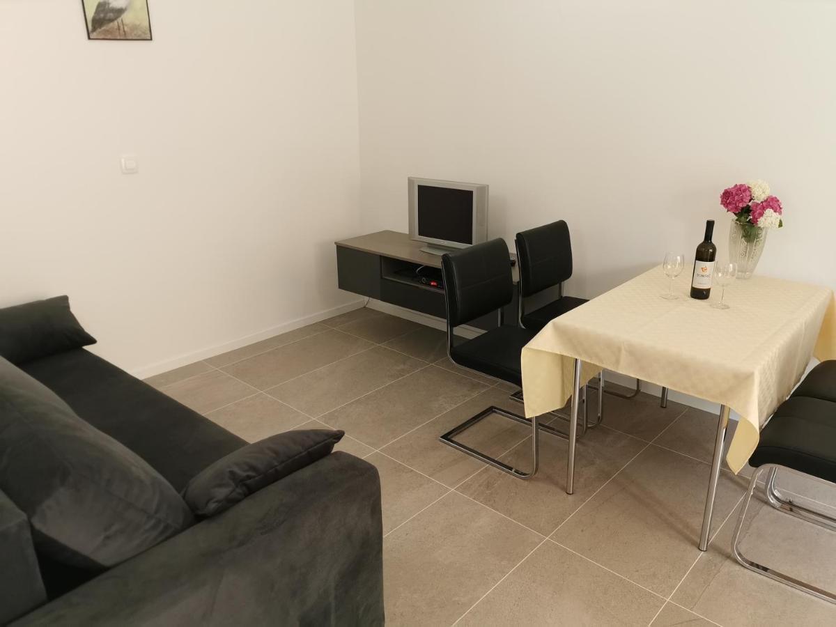 Apartments Darinka Porec Exterior photo